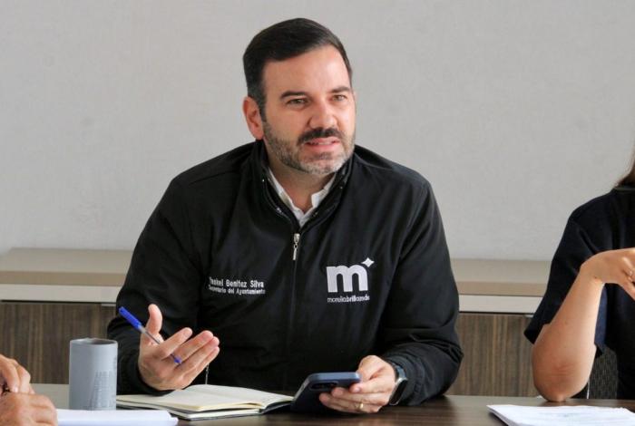 Yankel Benítez revisa avances de obras con vecinos de Ríos Mexicanos