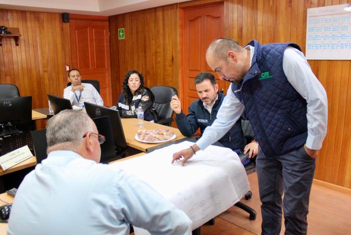 Yankel Benítez se reúne con CFE para regularización de servicio a colonias