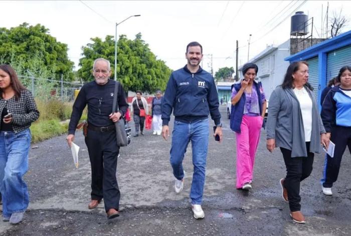 Yankel Benítez supervisa mantenimiento en clínica de Misión del Valle