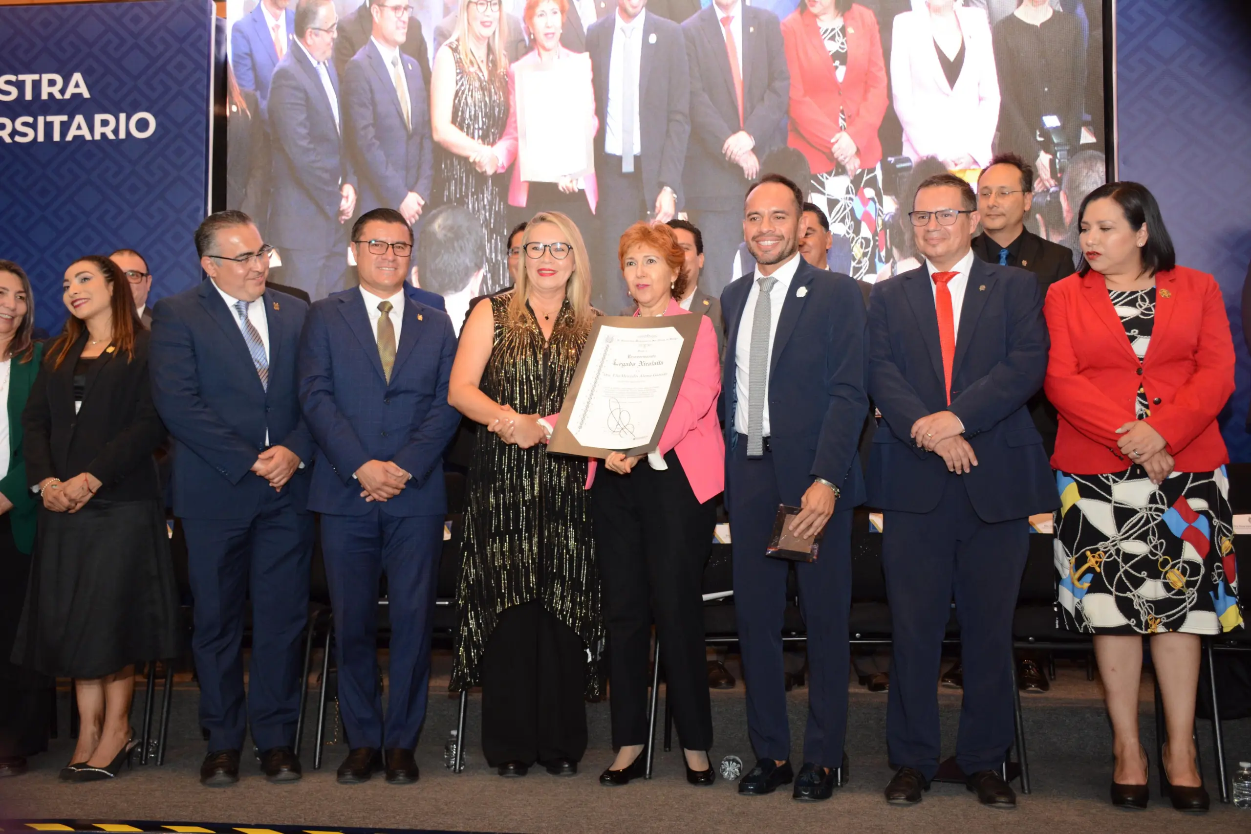 Yarabí Ávila entrega el reconocimiento “Legado Nicolaita” a docentes que han dejado huella en sus dependencias