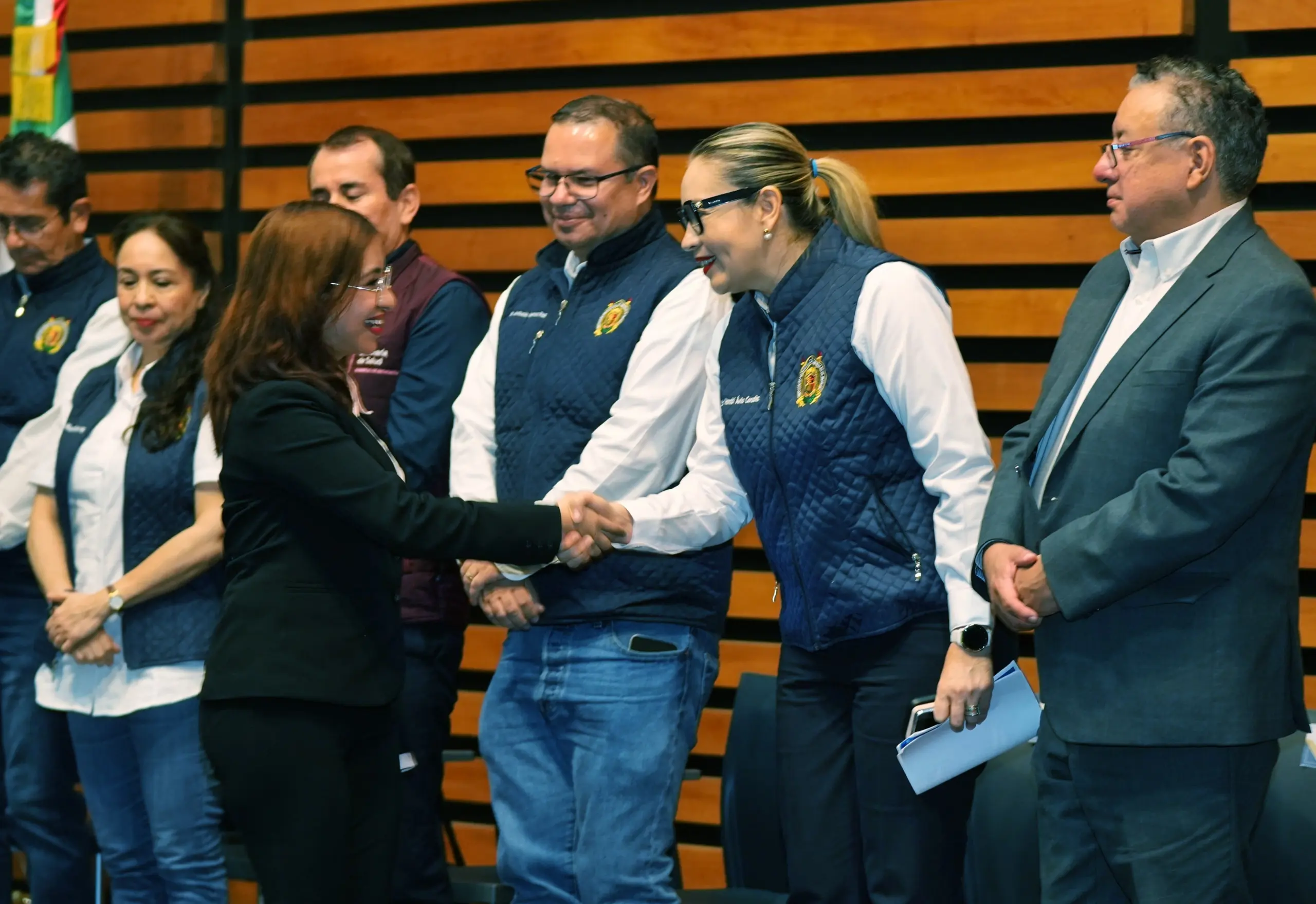 Yarabí Ávila reconoce a estudiantes que realizarán su servicio social en las comunidades que más lo necesitan