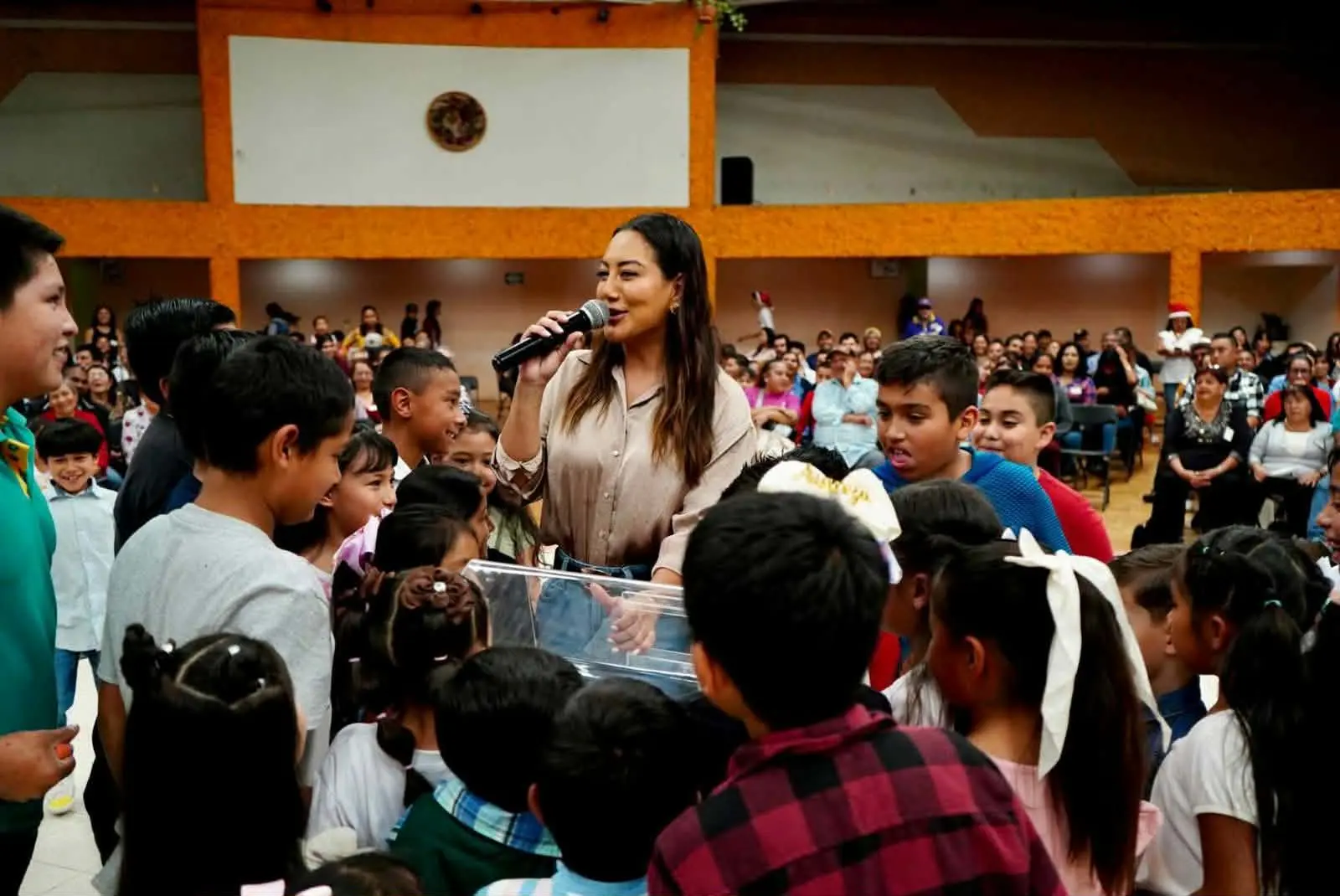 Zacapu avanza unido, más de 3 mil asistentes celebran la gran posada del movimiento que transforma al municipio con Mónica Valdez