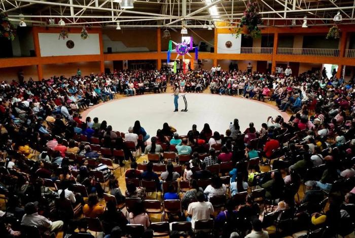 Zacapu avanza unido, más de 3 mil asistentes celebran la gran posada de la transformación con Mónica Valdez