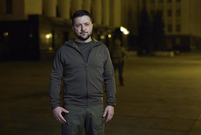 Zelenski anuncia nuevos "ataques profundos" para contrarrestar la ofensiva rusa